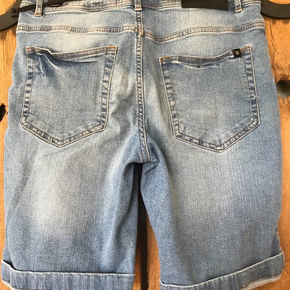 Zoo York Jean Shorts - 30 waist - Picture 2 of 2